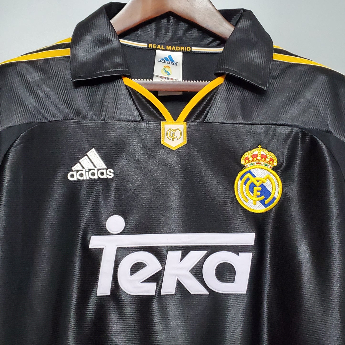 Real Madrid Retro 1999/2000 Away Jersey