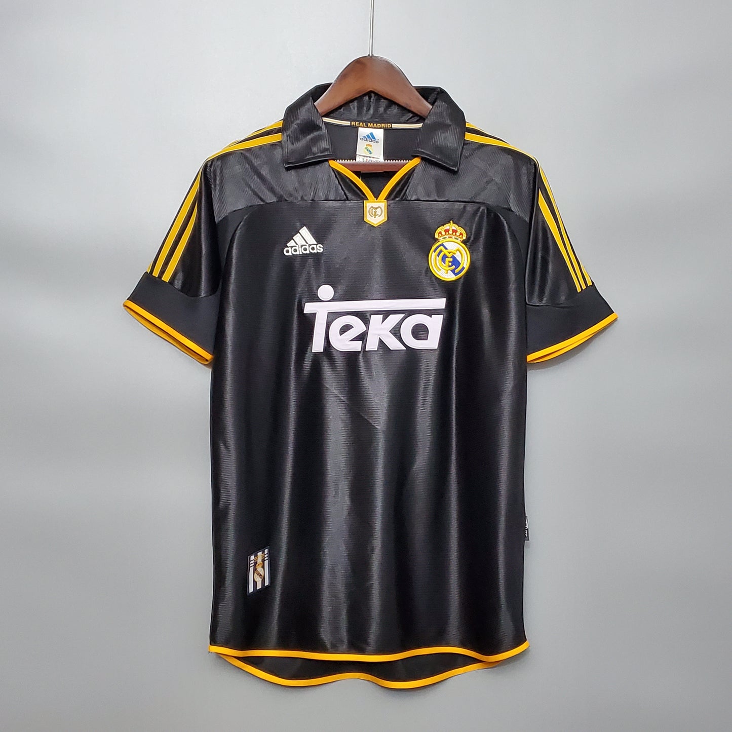 Real Madrid Retro 1999/2000 Away Jersey